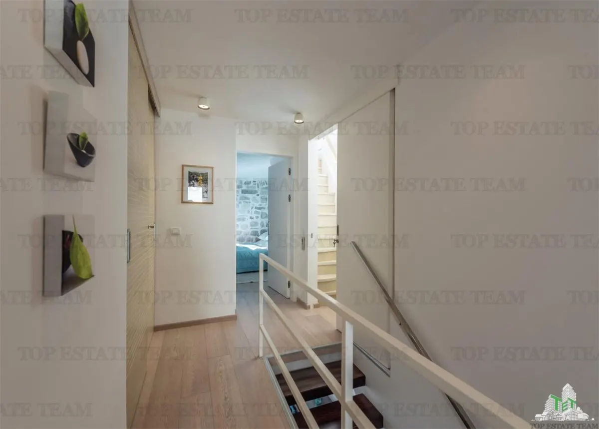 Villa en Venta en Kotor, Montenegro - foto 20