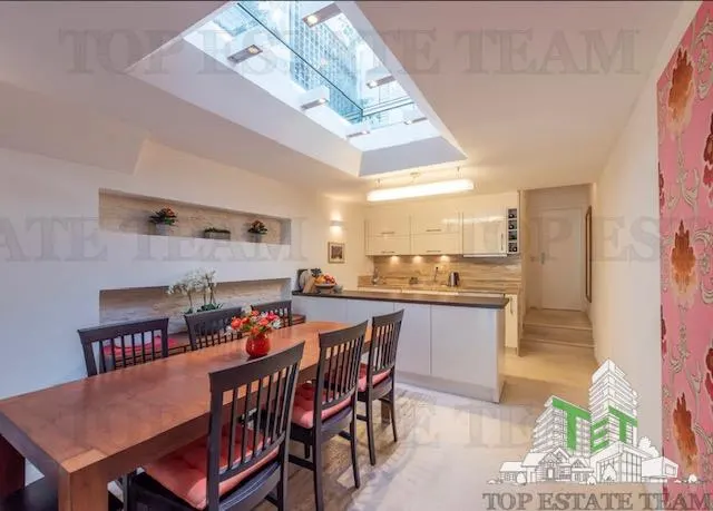 Villa en Venta en Kotor, Montenegro - foto 5