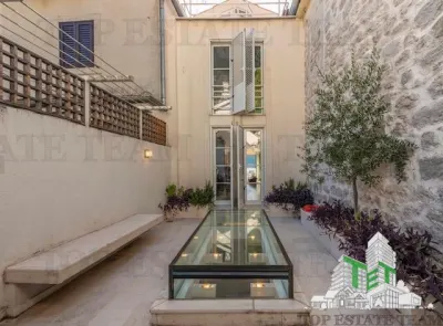 Villa en Venta en Kotor, Montenegro - foto 9