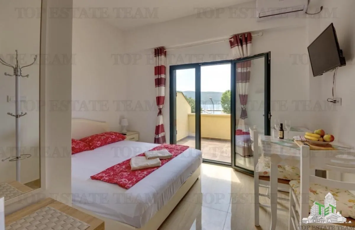 Villa for Sale in Herceg-Novi, Montenegro - foto 1