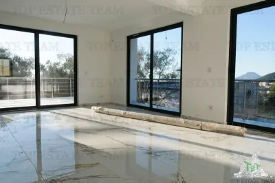 Villa en Venta en Bar, Montenegro - Bar