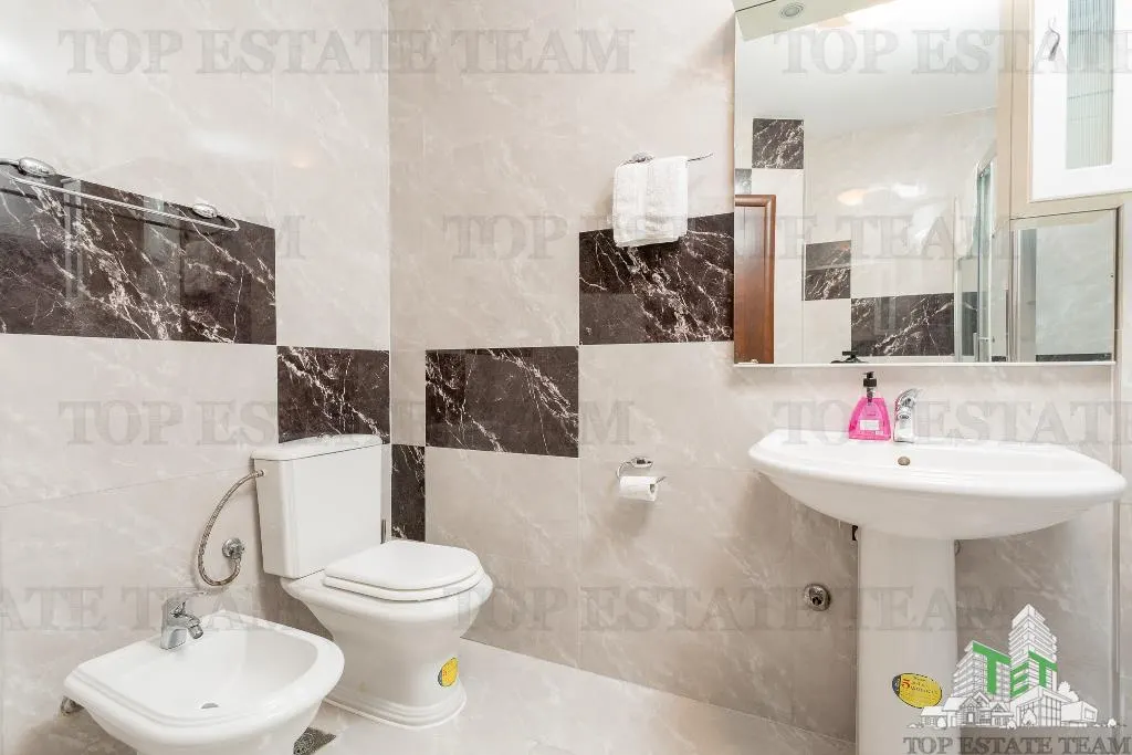 Apartamento en Venta en Budva, Montenegro - foto 10