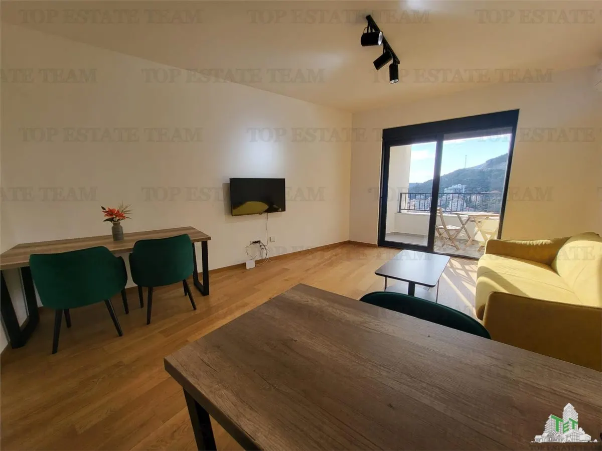 Apartamento en Venta en Budva, Montenegro - foto 2