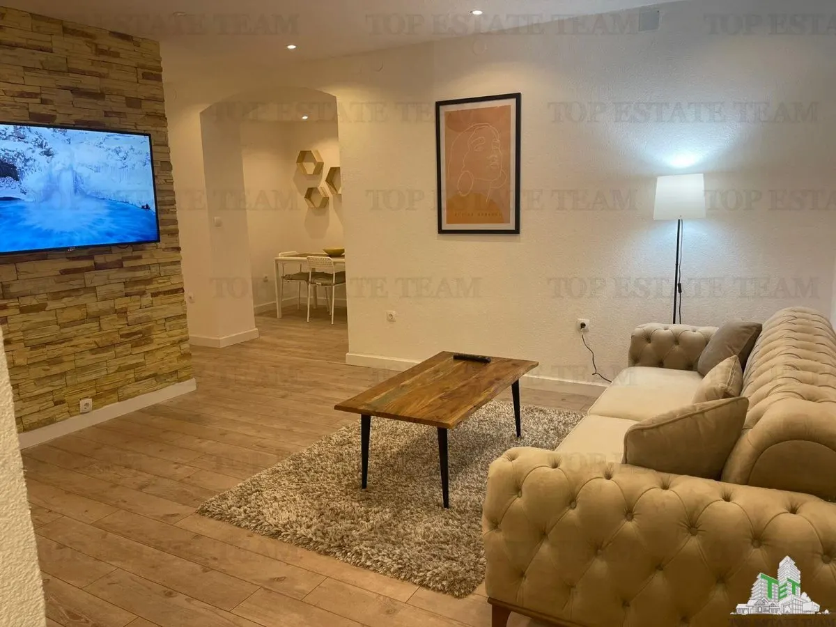 Apartamento en Venta en Herceg-Novi, Montenegro - foto 1