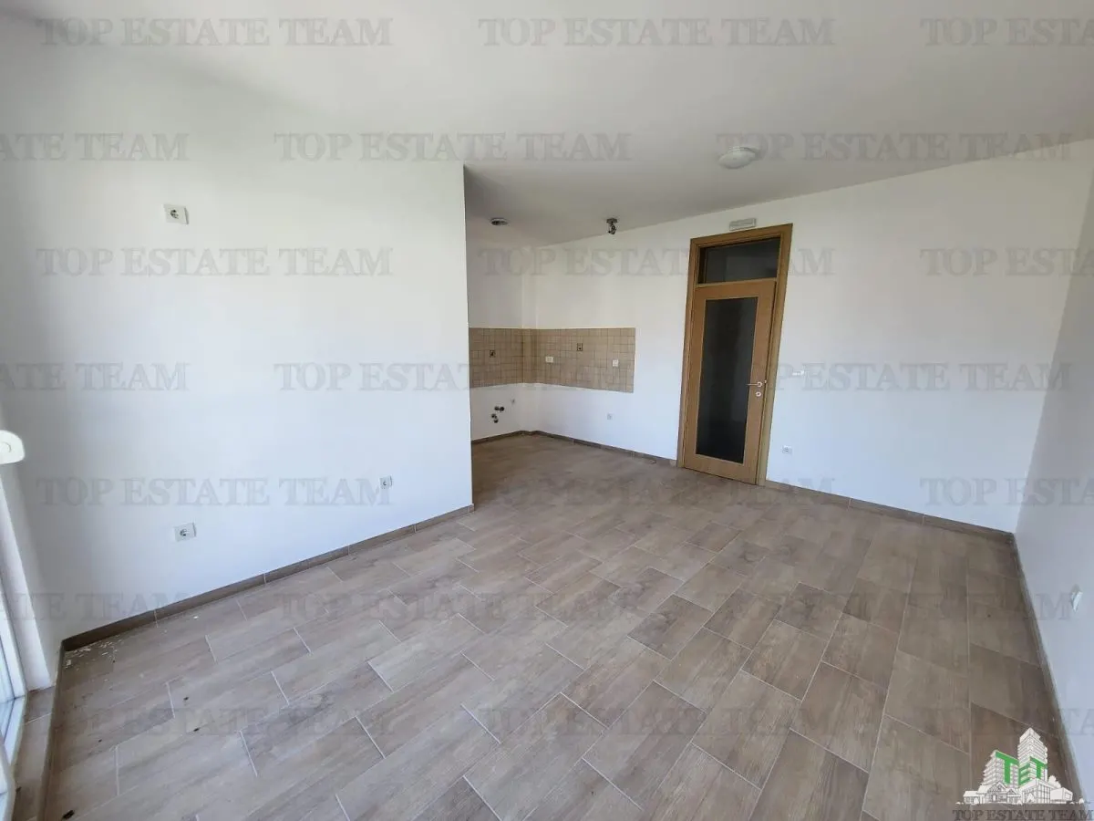 Apartment for Sale in Bar, Montenegro - foto 1