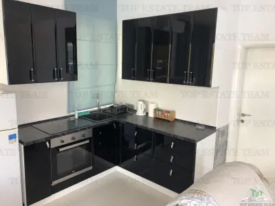 Apartamento en Venta en Tivat, Montenegro - foto 2