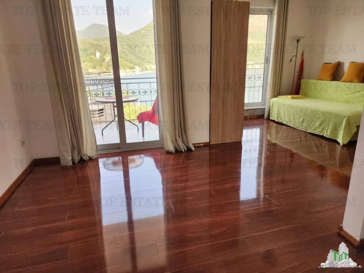 Apartamento en Venta en Tivat, Montenegro - foto 4
