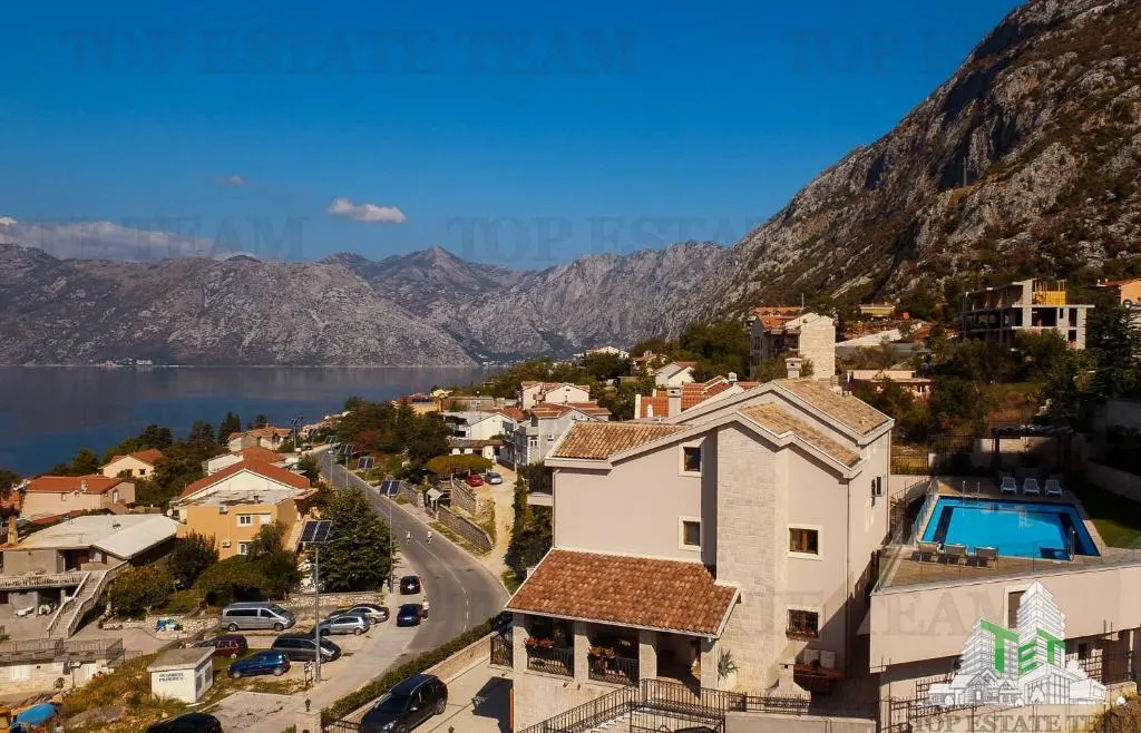 Vila de vanzare in Kotor Muntenegru - foto 2