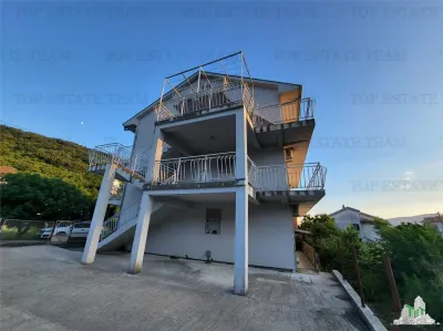 Casa de vanzare in Herceg-Novi Muntenegru - foto 13