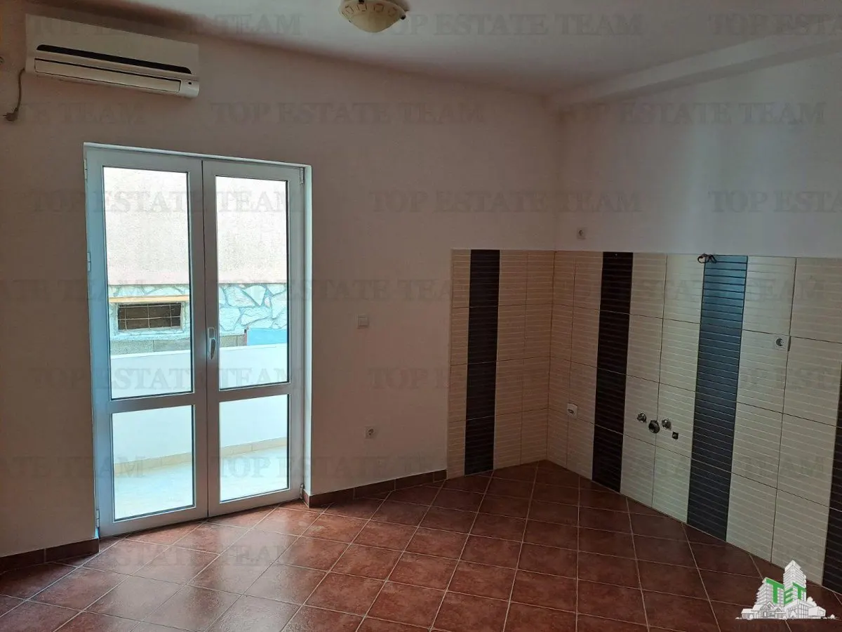 شقة للبيع في هرتسيج نوفي، الجبل الأسود - foto 1