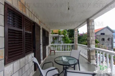 Villa en Venta en Tivat, Montenegro - foto 13