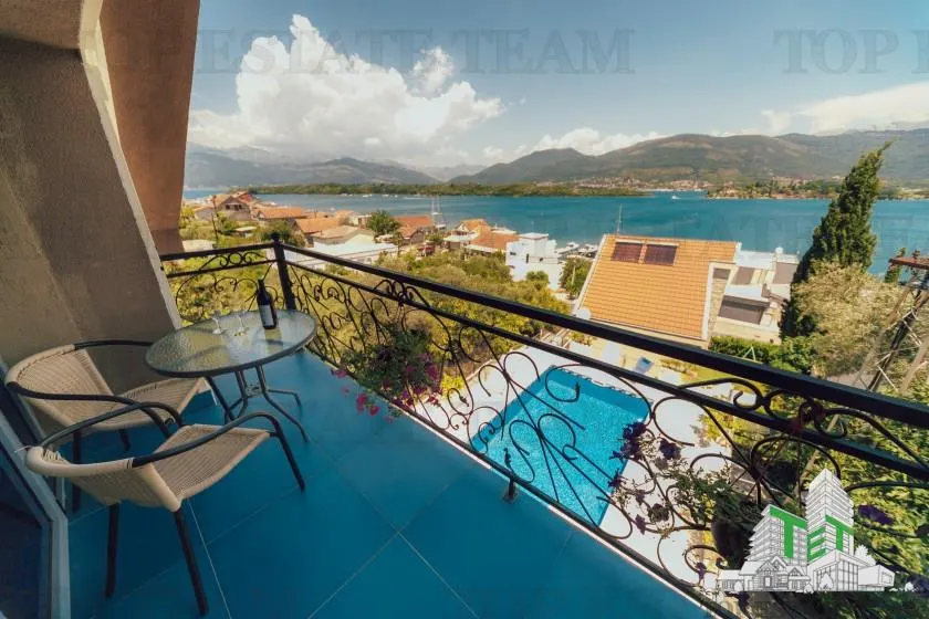 Casa de vanzare in Tivat Muntenegru - foto 1