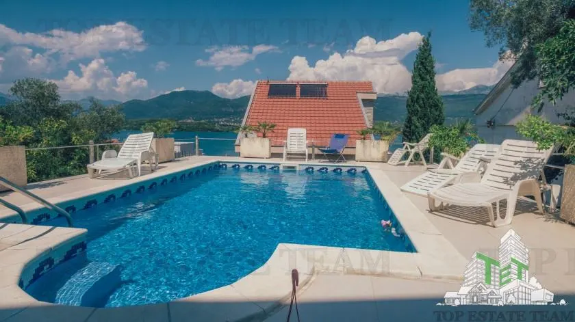 Casa de vanzare in Tivat Muntenegru - foto 2