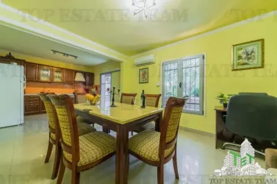 Casa de vanzare in Tivat Muntenegru - foto 5