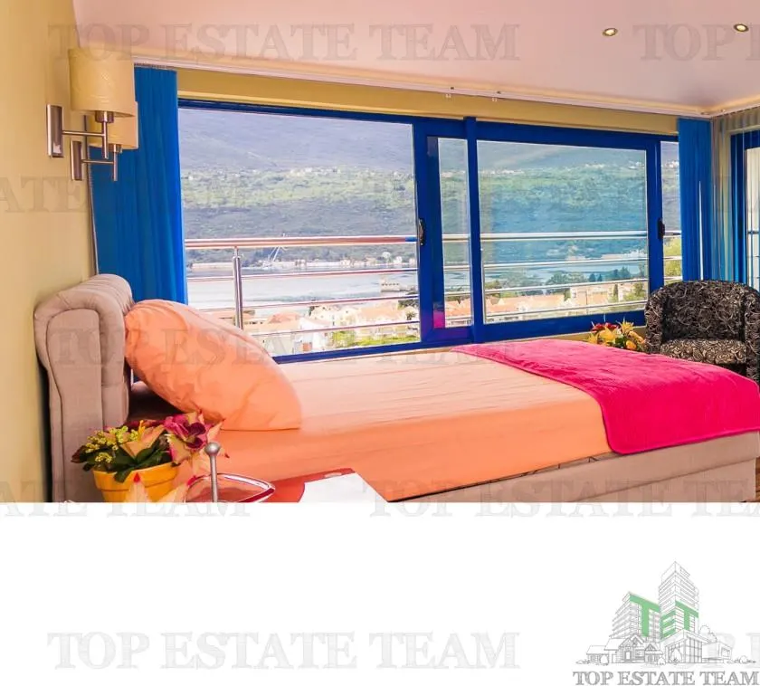 Villa en venta en Herceg-Novi, Montenegro - foto 5