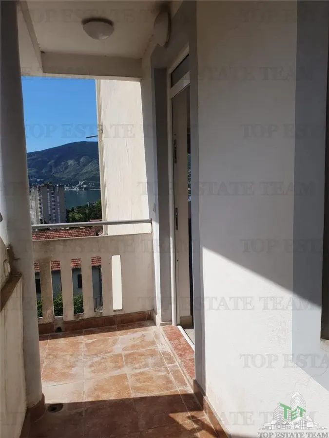 Apartment for Sale in Herceg-Novi, Montenegro - foto 8