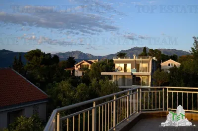 Villa for Sale in Tivat, Montenegro - foto 2