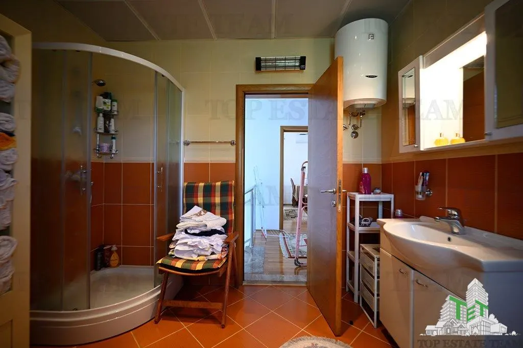 Villa for Sale in Tivat, Montenegro - foto 11