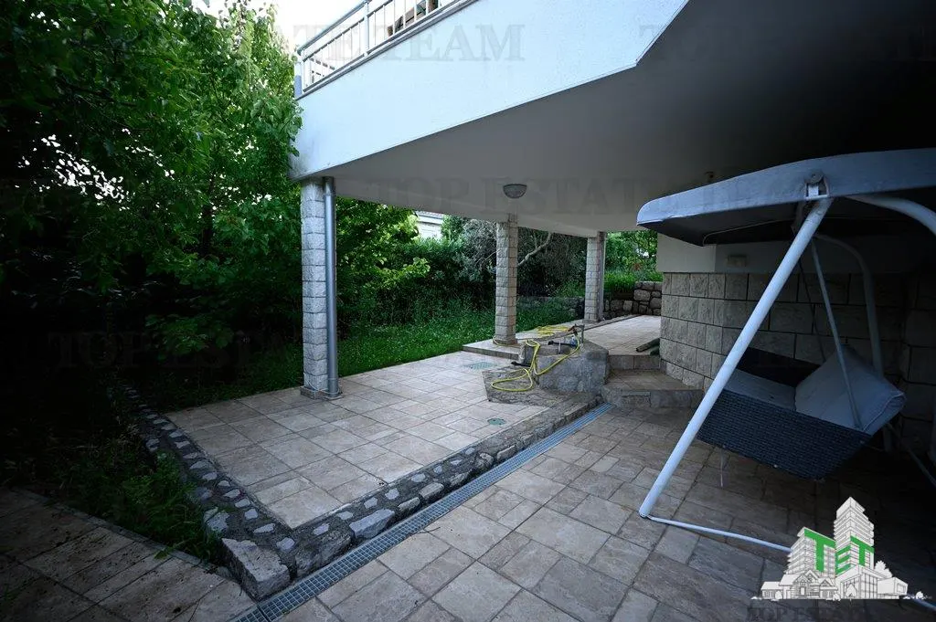 Villa for Sale in Tivat, Montenegro - foto 14