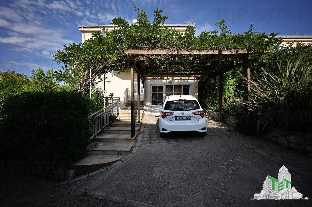 Villa for Sale in Tivat, Montenegro - foto 3