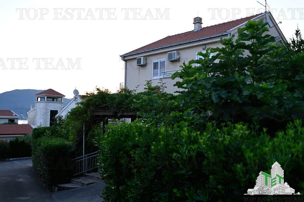 Villa for Sale in Tivat, Montenegro - foto 5