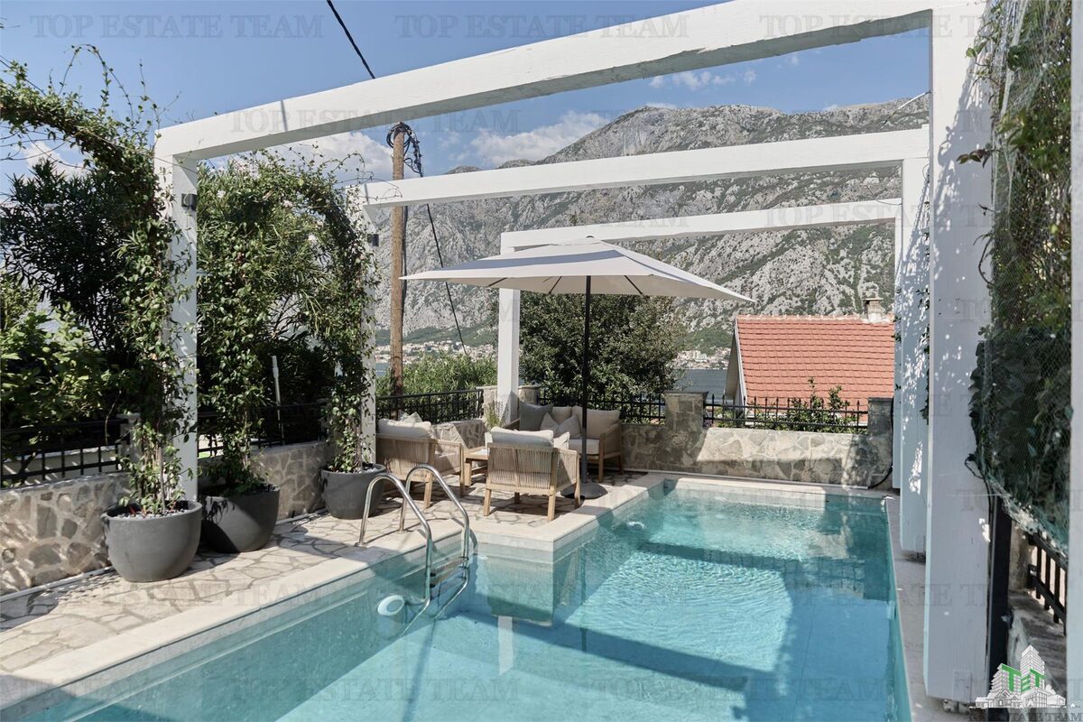 Vila de vanzare in Kotor Muntenegru - Prcanj