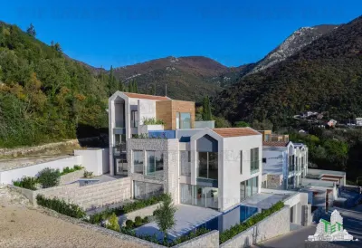 Apartament de vanzare in Tivat Muntenegru - foto 5