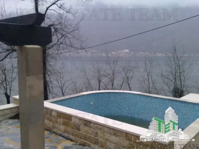 Villa en Venta en Kotor, Montenegro - foto 3