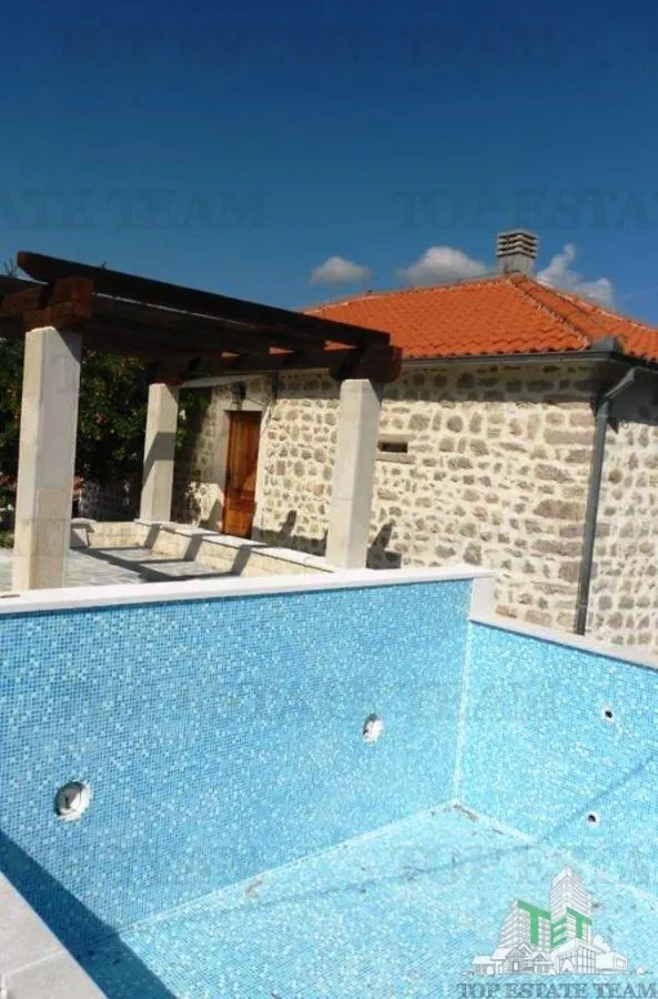 Villa en Venta en Kotor, Montenegro - foto 10