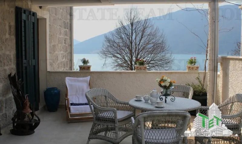 Apartamento en Venta en Kotor, Montenegro - foto 8