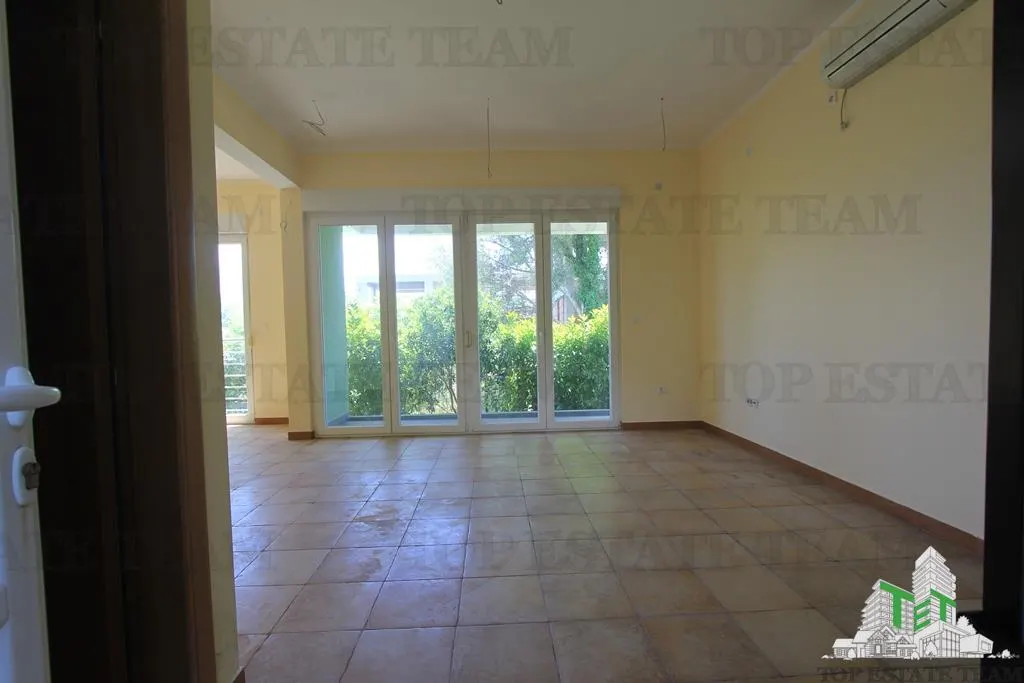 Apartment for Sale in Herceg-Novi, Montenegro - foto 3