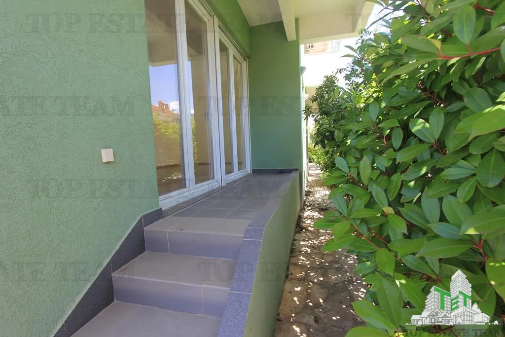 Apartment for Sale in Herceg-Novi, Montenegro - foto 7