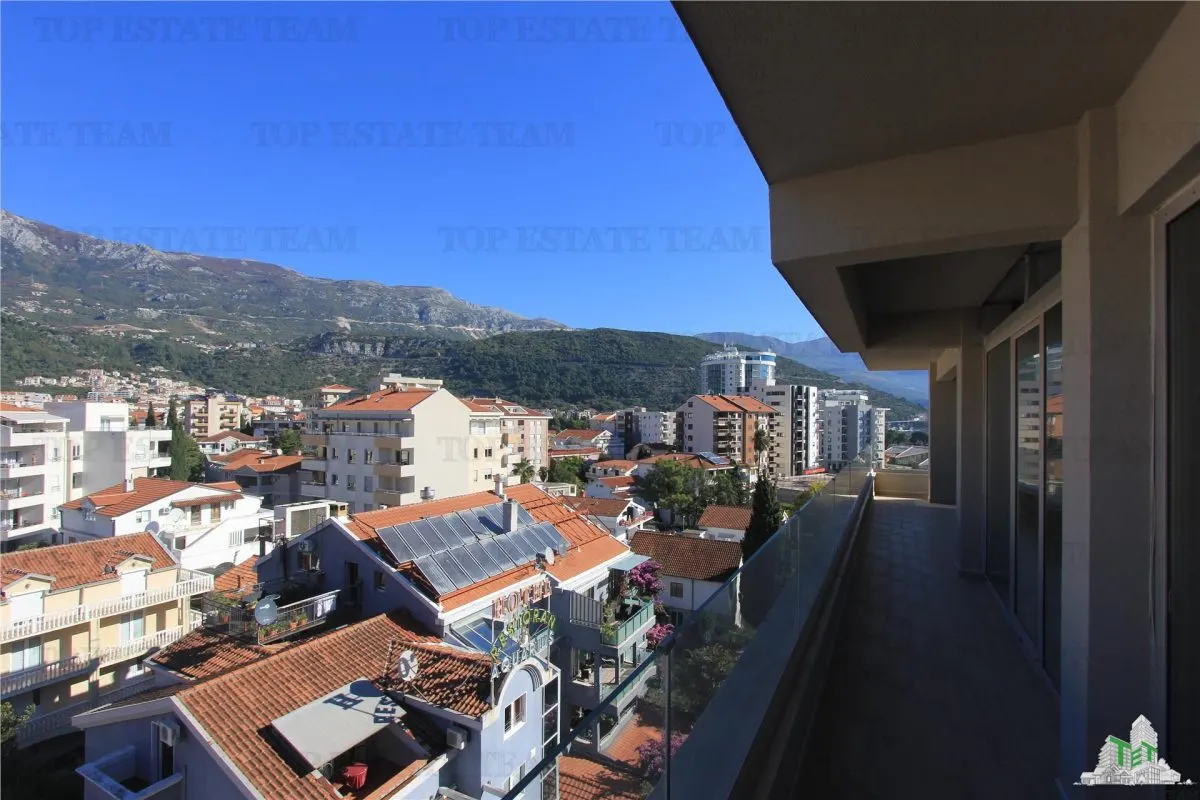 Apartamento en Venta en Budva, Montenegro - foto 2