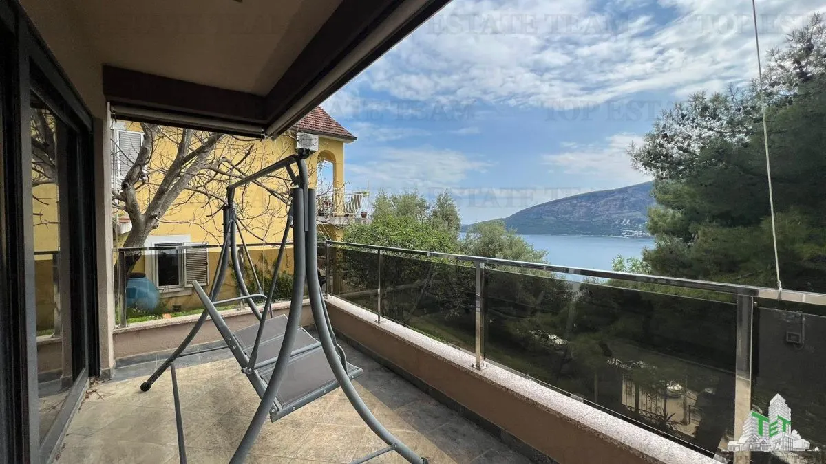 Villa for Sale in Herceg-Novi, Montenegro - foto 12