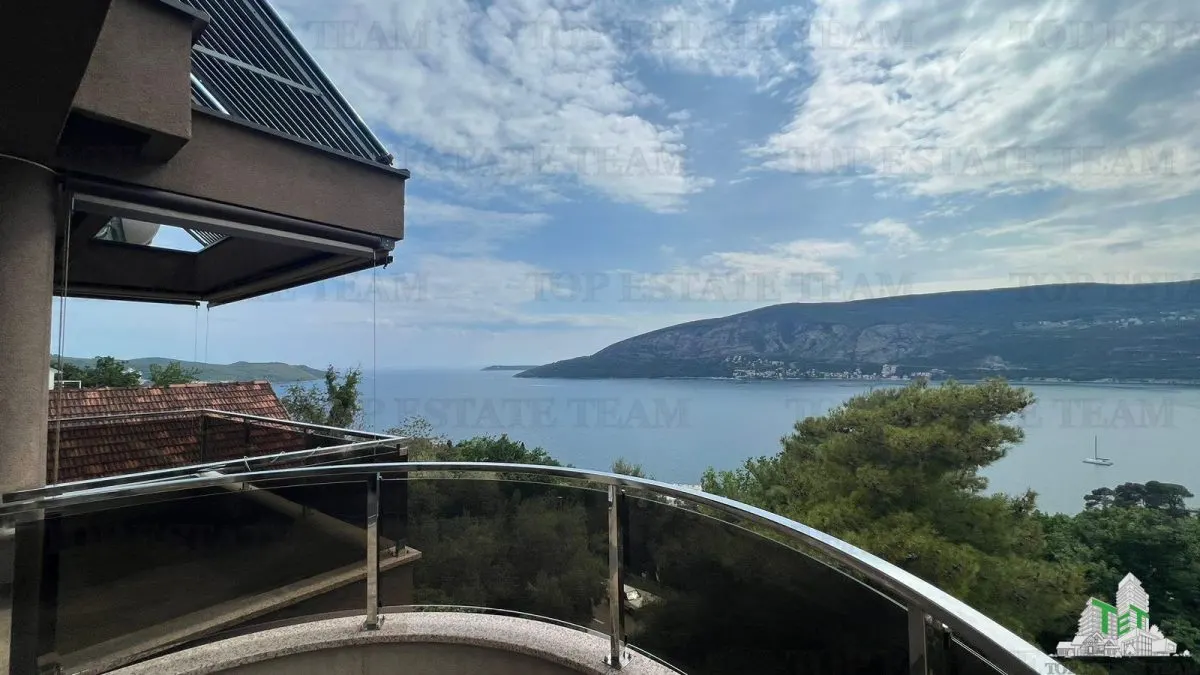 Villa for Sale in Herceg-Novi, Montenegro - foto 17