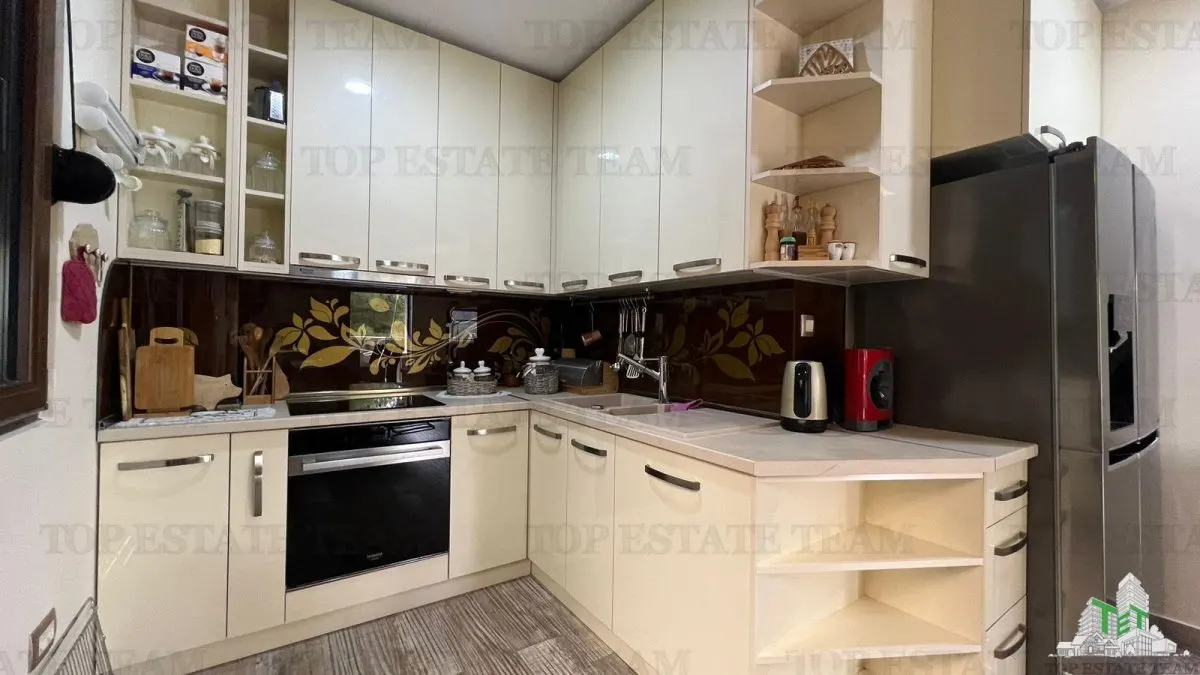 Villa for Sale in Herceg-Novi, Montenegro - foto 4