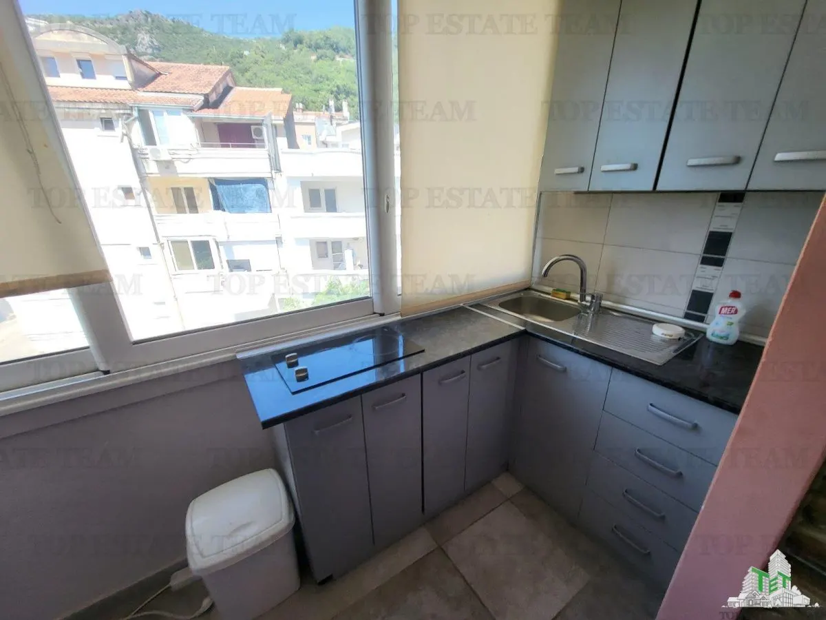 Apartment for Sale in Budva, Montenegro - foto 4