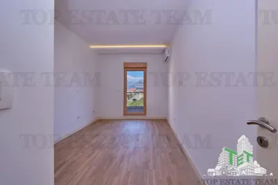 Apartamento en Venta en Kotor, Montenegro - foto 5