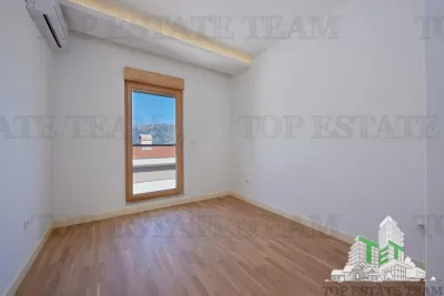 Apartamento en Venta en Kotor, Montenegro - foto 7