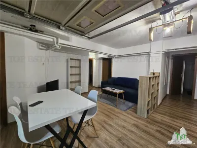 Exceptional 4-Bedroom Apartment in Villa with Separate Entrance, Constanța - Constanta