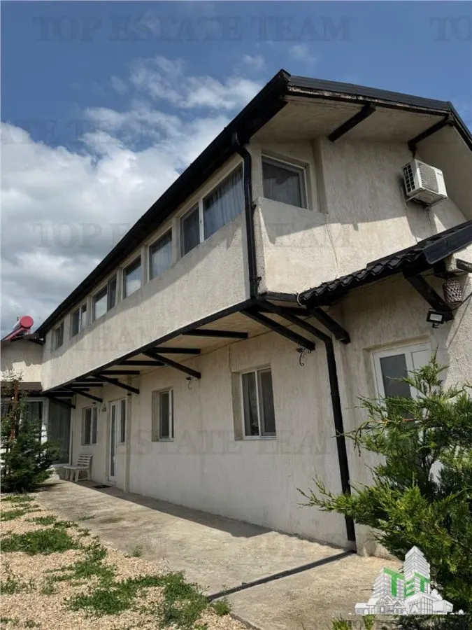 10-Bedroom Villa/Guesthouse, 23 August – Exceptional Opportunity - foto 2