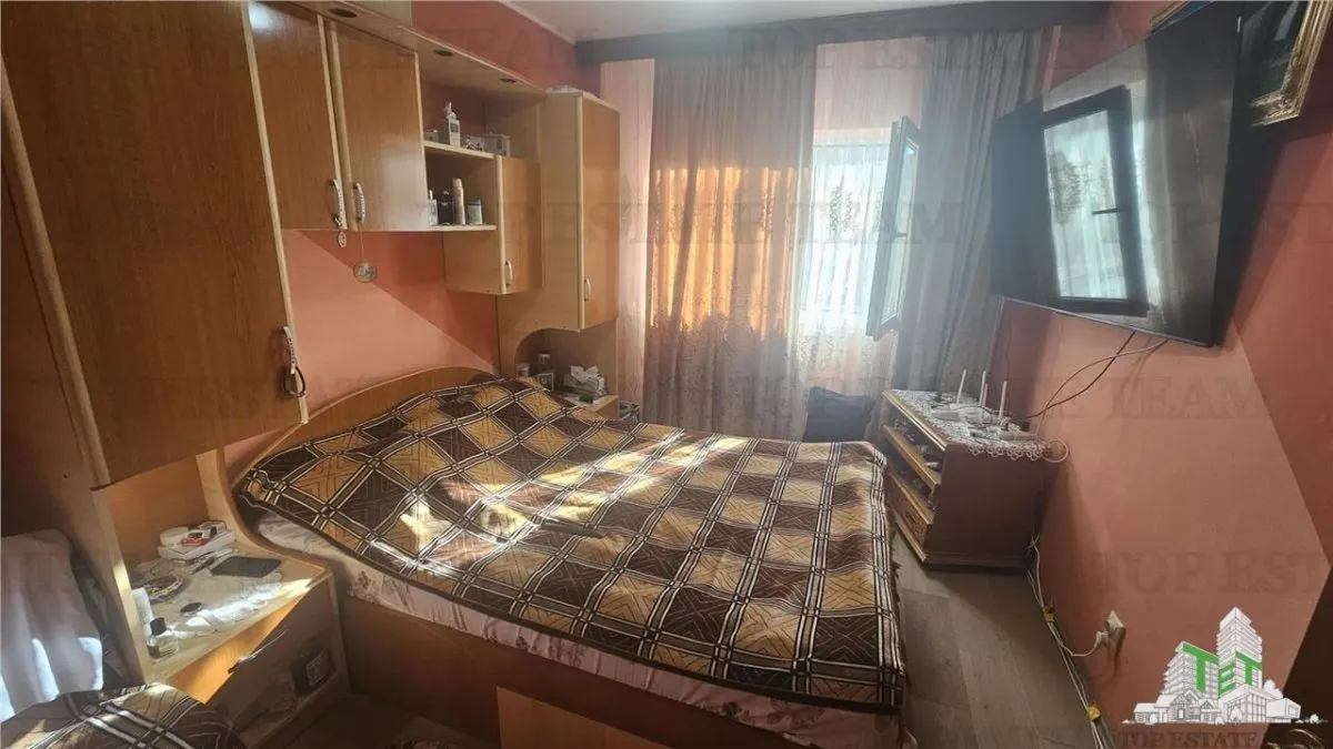 Appartement 4 Chambres, Immeuble '80, Station Metro Crângași - foto 3