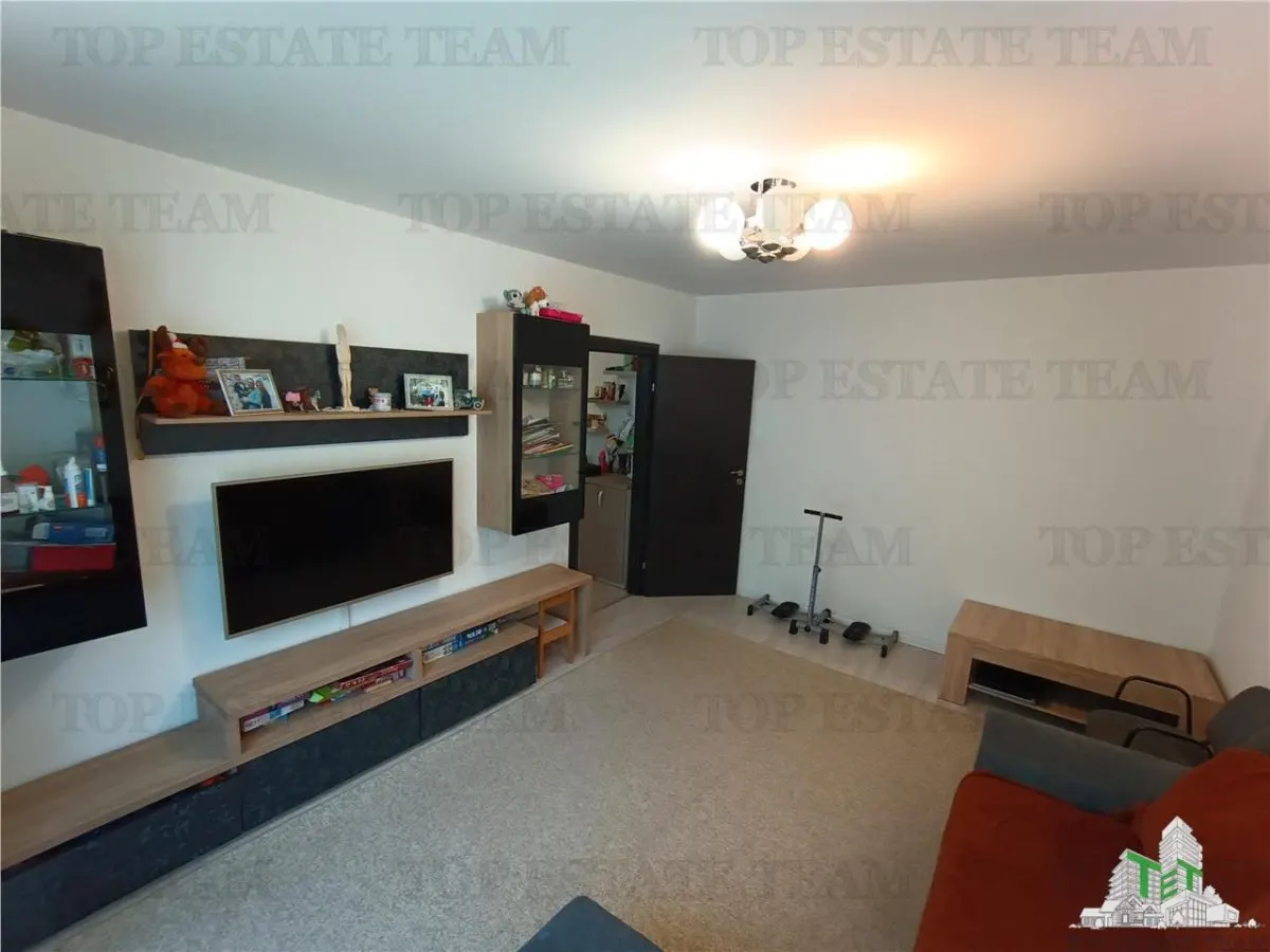 Appartement Moderne 4 Chambres, Immeuble Réhabilité, 75 sqm, RDC/4, Zone Ozana - foto 2