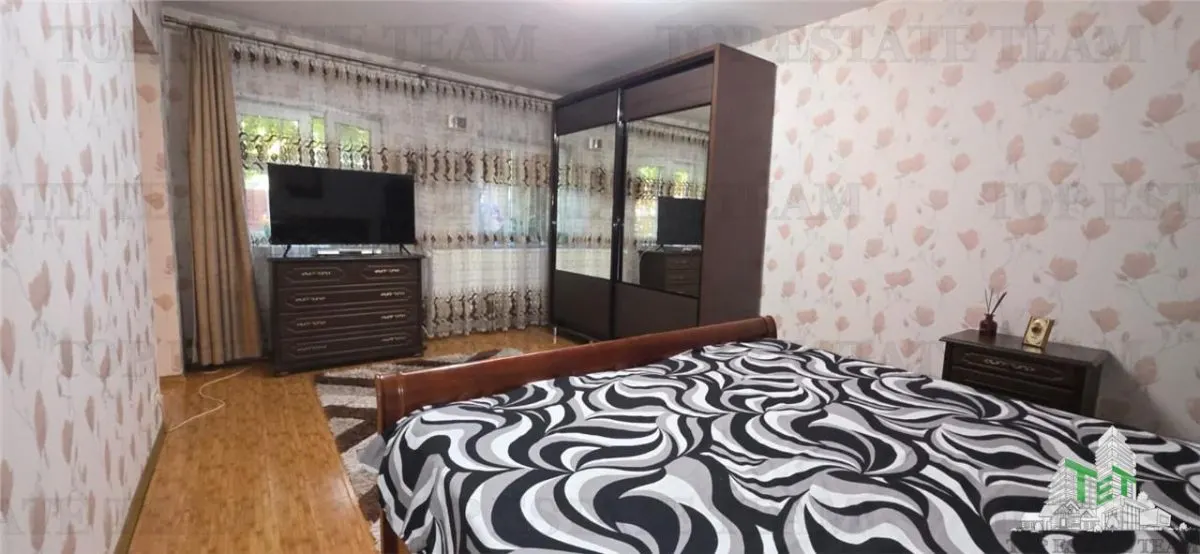 Villa de 9 Habitaciones en Venta, Bucurestii Noi - foto 3