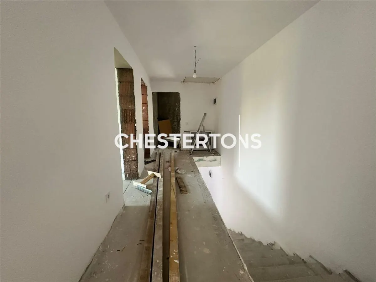 Modern 4-Bedroom Villa with Garden, Tranquil Setting, Unique Opportunity - foto 2