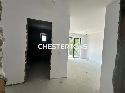 Modern 4-Bedroom Villa with Garden, Tranquil Setting, Unique Opportunity - foto 12