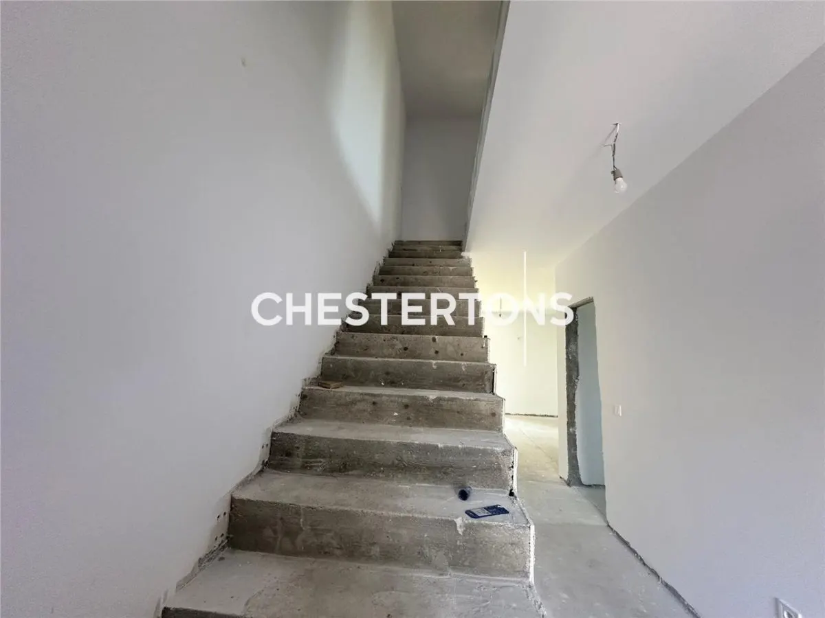 Modern 4-Bedroom Villa with Garden, Tranquil Setting, Unique Opportunity - foto 13
