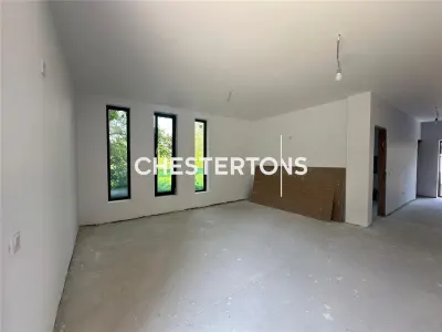 Modern 4-Bedroom Villa with Garden, Tranquil Setting, Unique Opportunity - foto 16