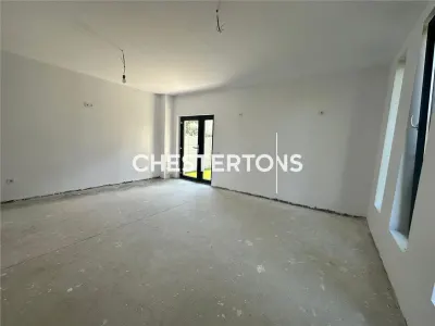 Modern 4-Bedroom Villa with Garden, Tranquil Setting, Unique Opportunity - foto 22