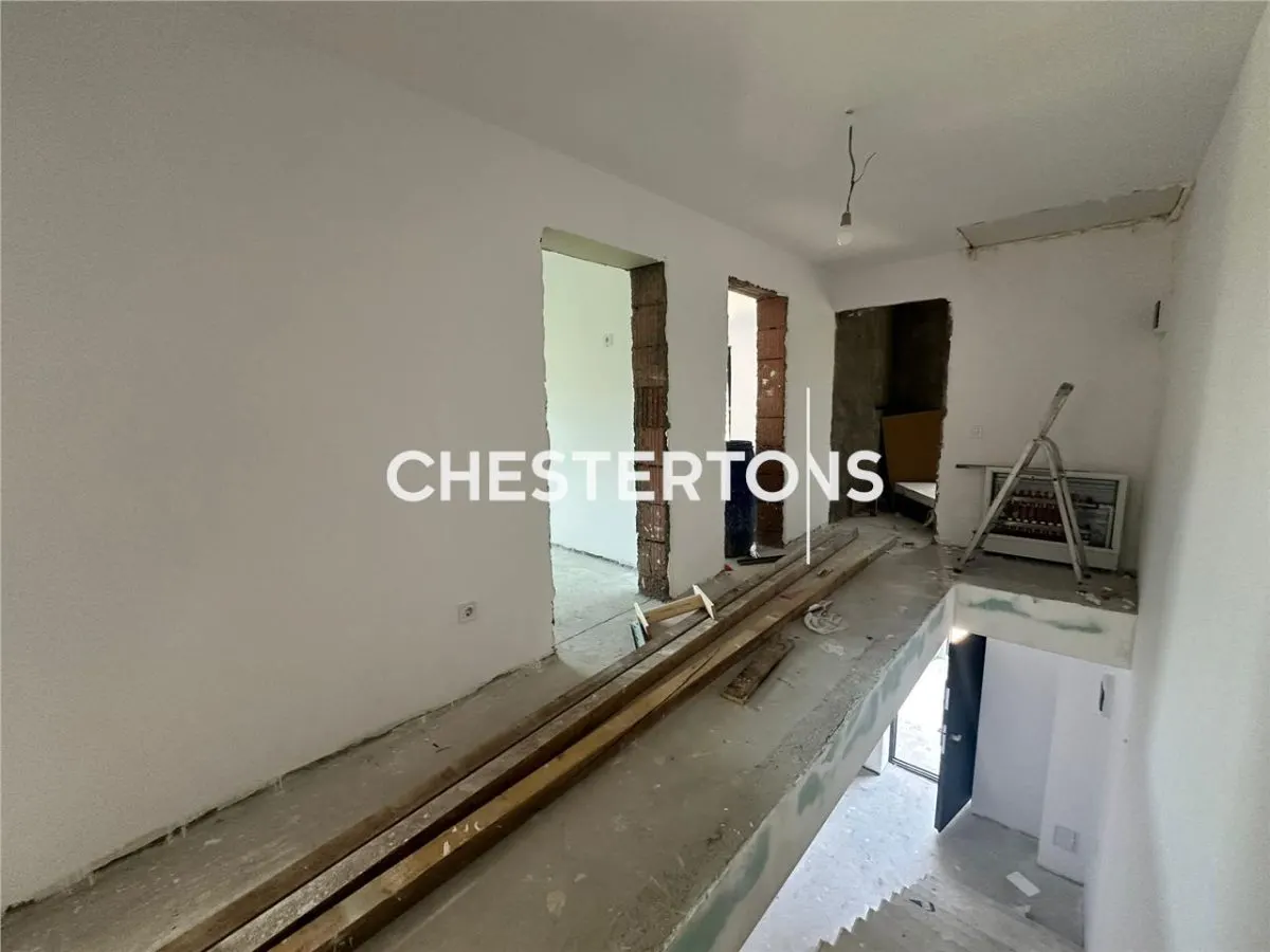 Modern 4-Bedroom Villa with Garden, Tranquil Setting, Unique Opportunity - foto 4